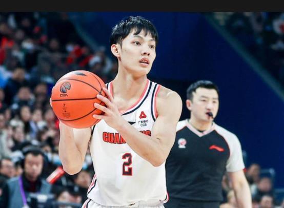 世界杯高清比赛观看地址-徐杰习惯性崴脚或退出国家队；上海外援发文称广东防守强度大